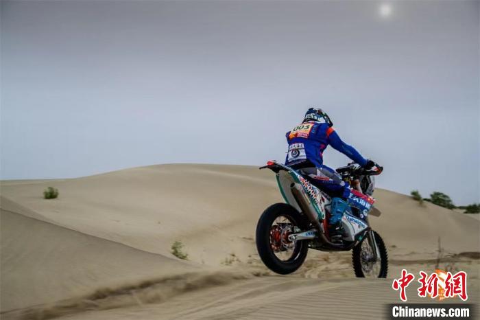 在麦盖提赛段告一段落后转场和田，SS5汽车组遇