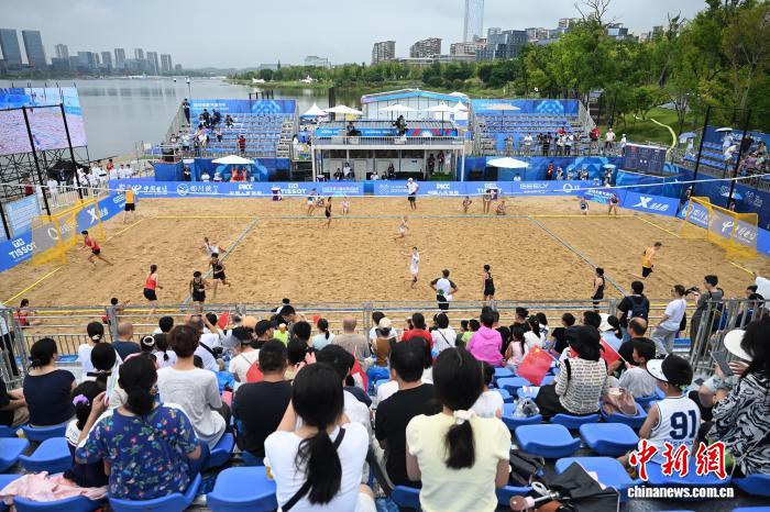 成都世运会沙滩手球首战告捷 中国队逆转克罗地