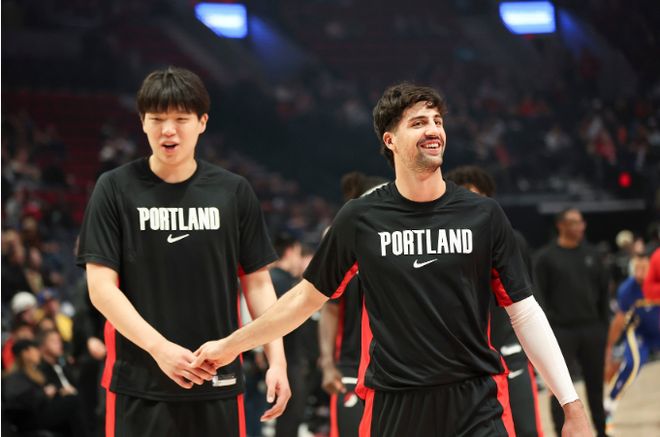 杨瀚森复出首秀亨德森创纪录开拓者大胜送步行