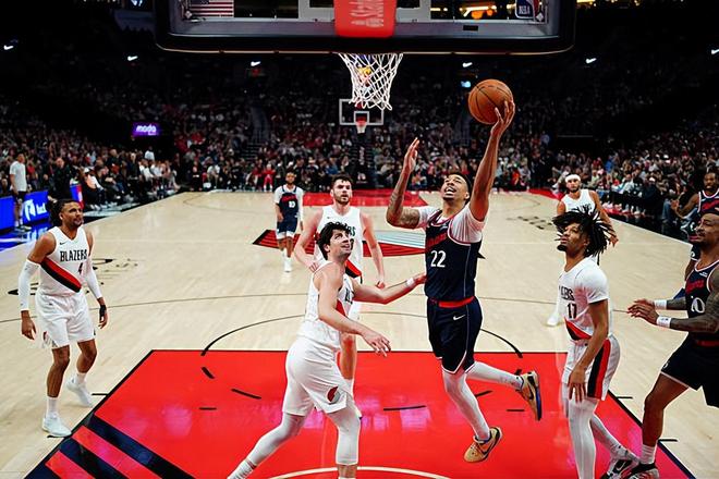 快船替补侧翼乔丹-米勒：从边缘到边缘的挣扎之