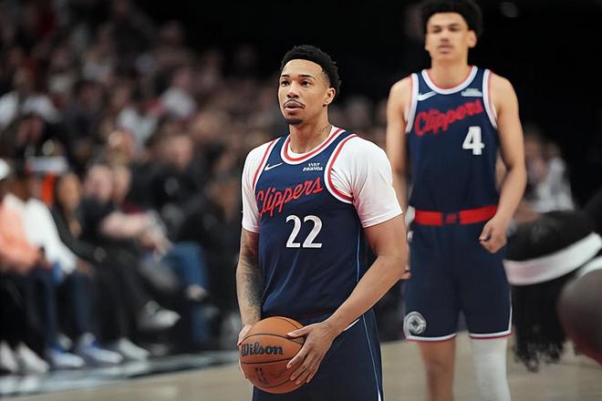 快船替补侧翼乔丹-米勒：从边缘到边缘的挣扎之