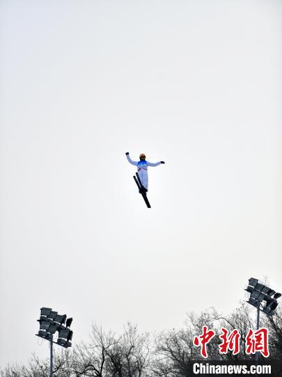 长春站雪联自由式滑雪空中技巧赛中国选手李天