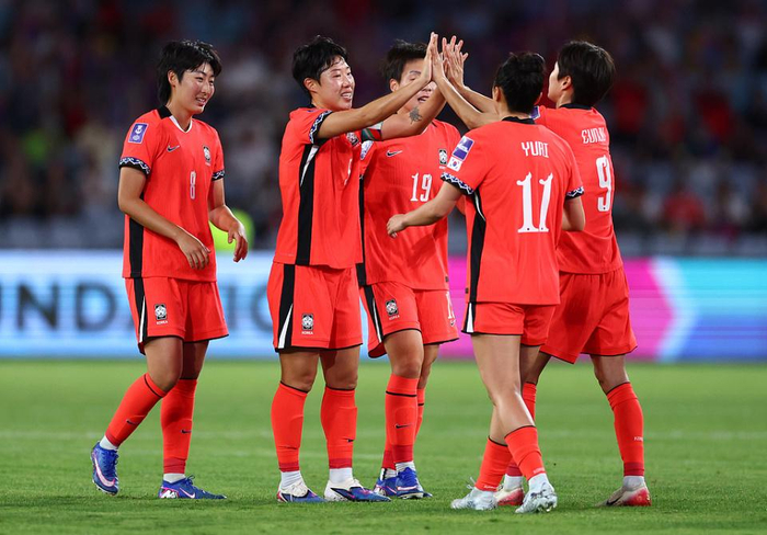 韩国女足6-0横扫乌兹别克斯坦强势挺进四强并锁